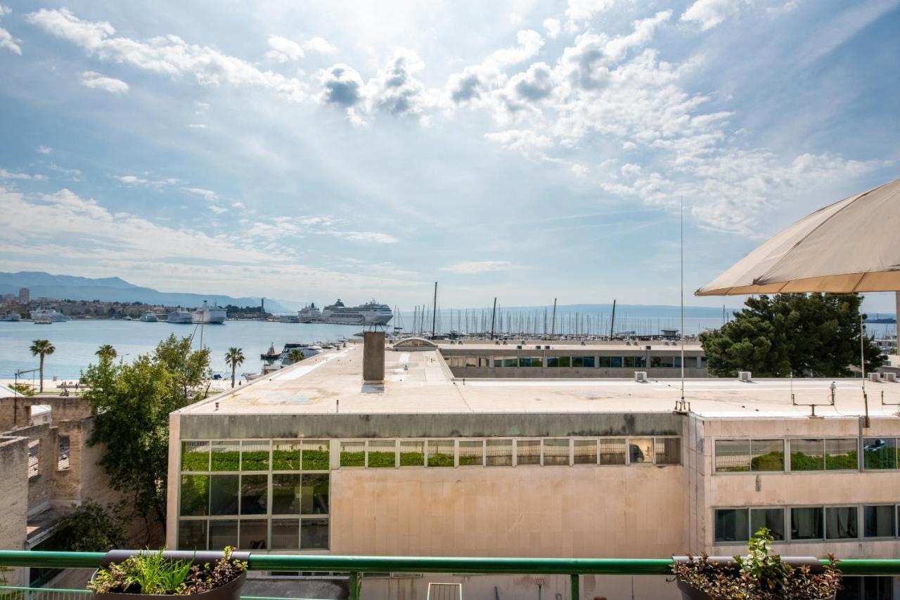 Airy Seafront 1920S Apartment Split Exteriör bild