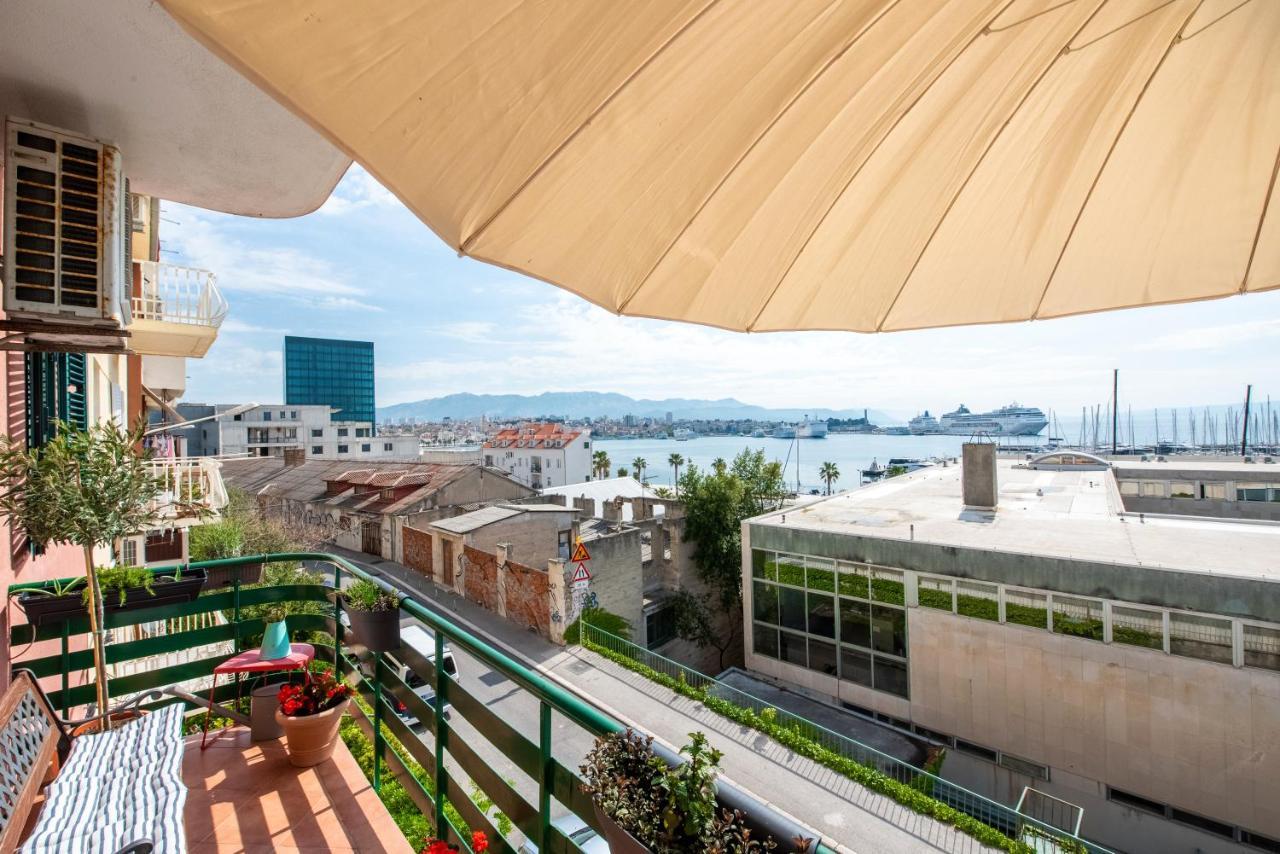 Airy Seafront 1920S Apartment Split Exteriör bild